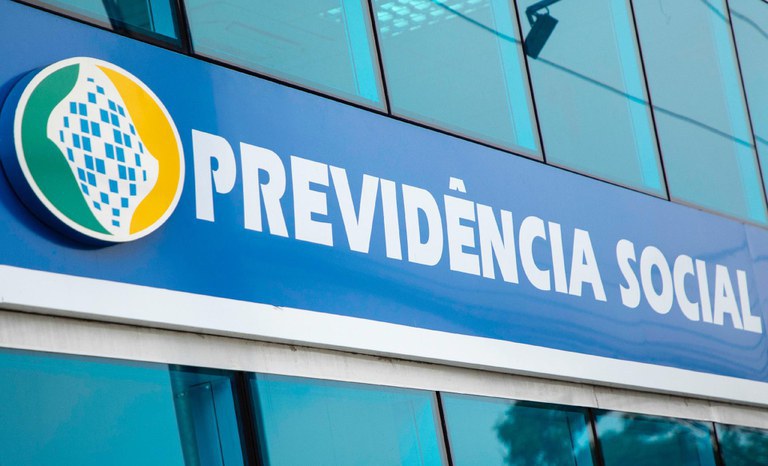 Governo cria grupo para recuperar dinheiro das vítimas de fraude no INSS