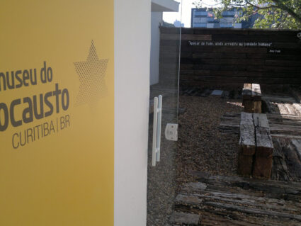 Museu do Holocausto promove capacitação contra uso de símbolos nazistas 