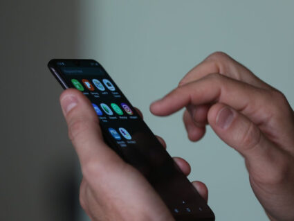 Projeto de lei propõe pena maior para receptação de celulares roubados