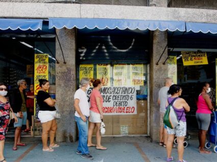 Pobreza e extrema pobreza no Brasil atingem menores níveis desde 2012