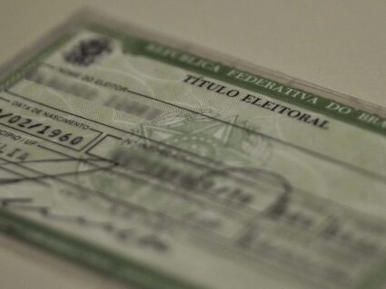 Mais de 350 mil eleitores do Paraná podem ter o título cancelado