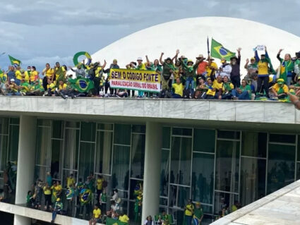 69% dos brasileiros preferem a democracia, mas 8% querem uma ditadura, aponta Datafolha
