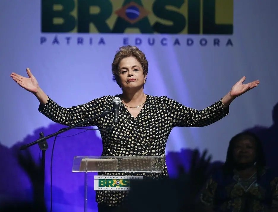 Governo concede anistia a Dilma Rousseff por tortura