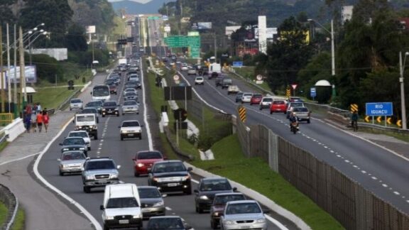 Rodovias: veja o movimento na volta do feriado da República no Paraná