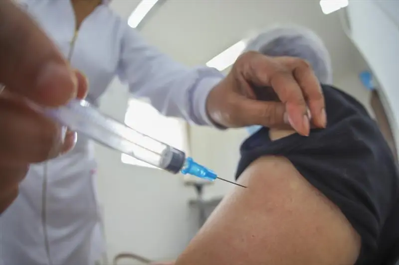 Paraná promove Dia D de vacinação contra a gripe e outras doenças