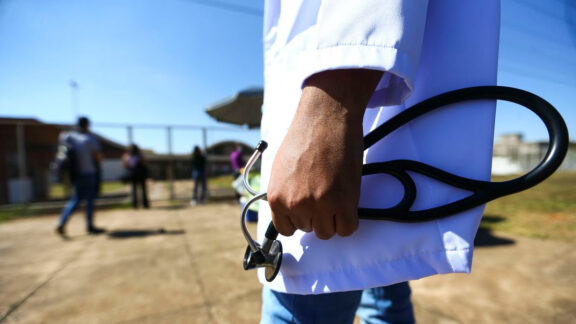 Em busca de médicos com melhor formação
