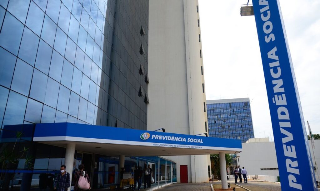 Descontos indevidos do INSS serão restituídos, garante governo