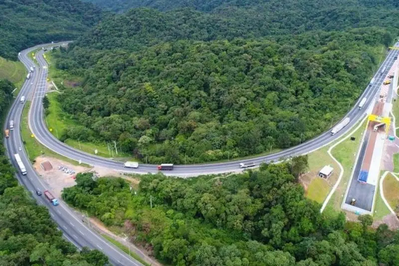Polícia prende quadrilha que roubava cargas na BR-116