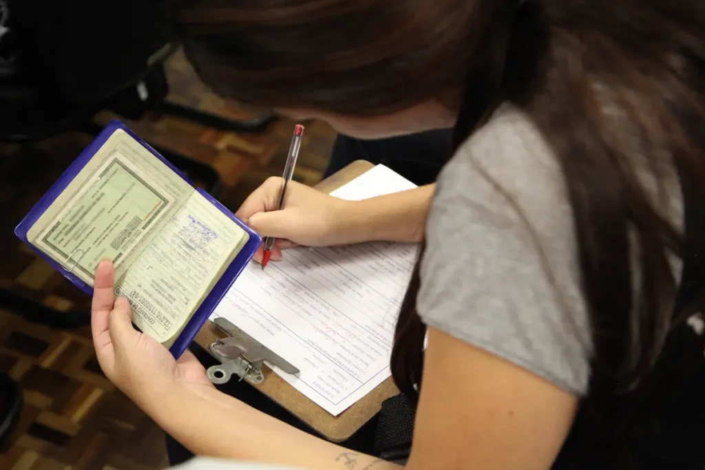 Desemprego entre jovens cai pela metade entre 2019 e 2024