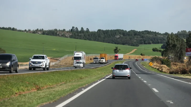 Veja o movimento nas rodovias do Paraná neste sábado (21)