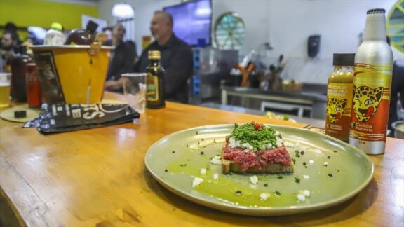 Iguaria de Curitiba, carne de onça ganha reconhecimento nacional