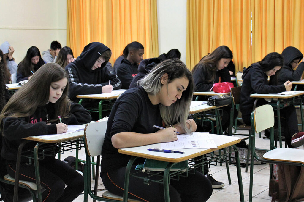Prazo para solicitar isenção da taxa de inscrição do Enem termina hoje