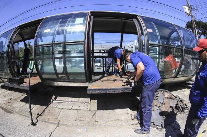 Estação-tubo no centro de Curitiba é desativada para obras