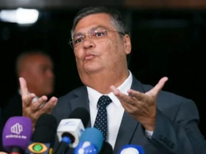 Dino libera parte das emendas bloqueadas, mas fala em ‘balbúrdia’ no orçamento