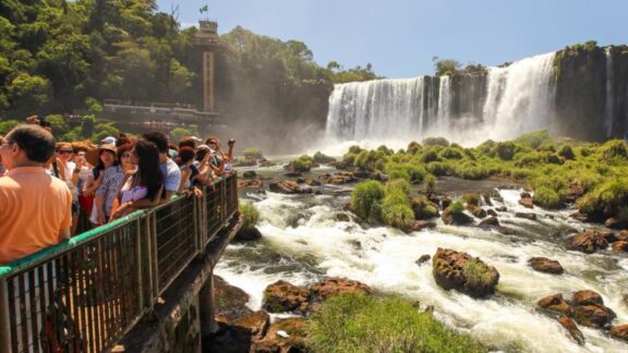 Turismo paranaense cresce 7,1% em 12 meses, diz IBGE
