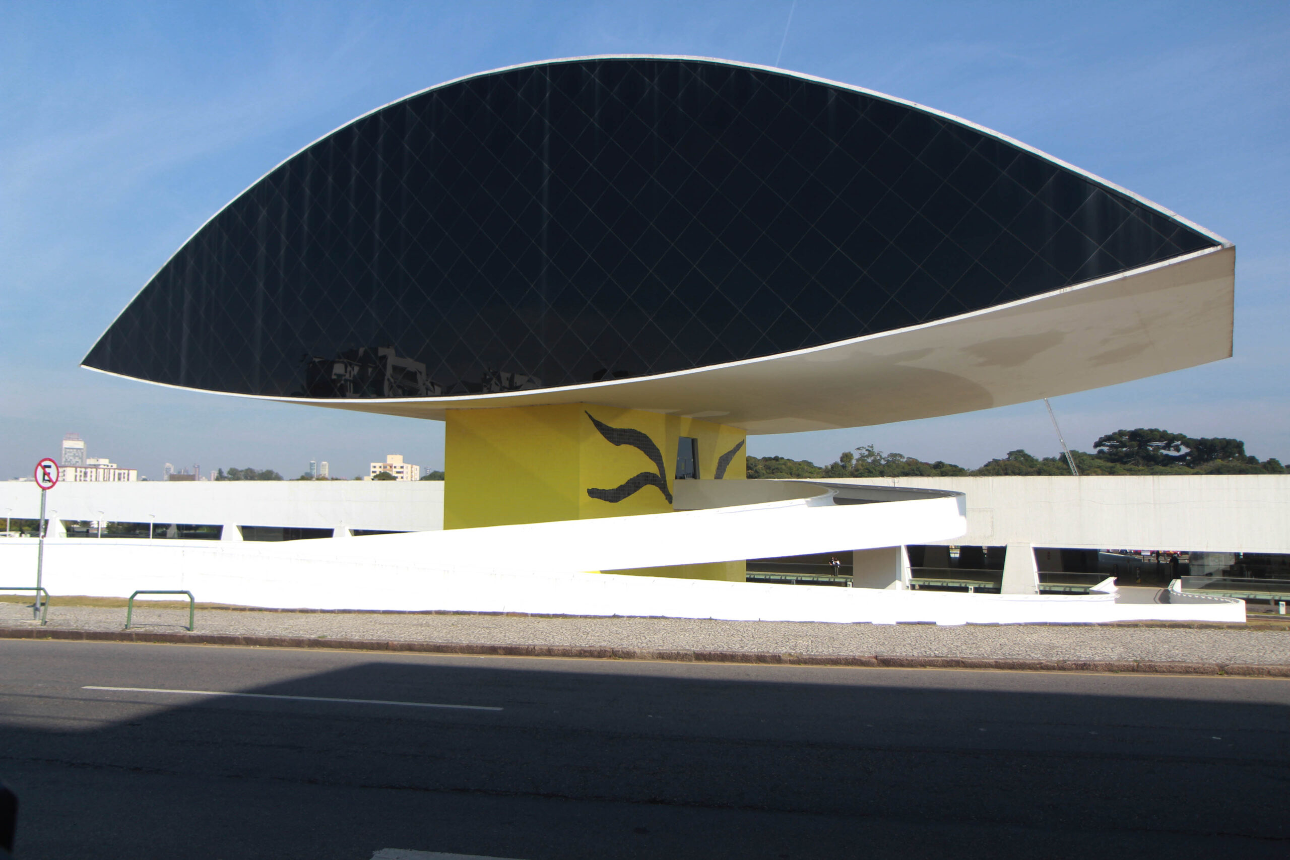 museu do olho mon museu oscar nuemeyer