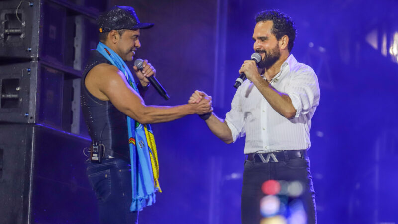 Zezé di Camargo e Luciano se apresentam em Curitiba em Abril