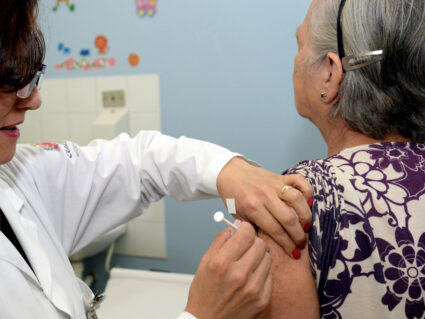 Gripe é a principal causa de mortes por problemas respiratórios em idosos