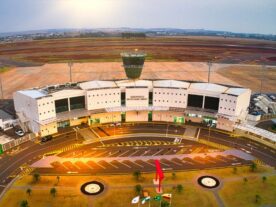 Aeroporto de Maringá recebe autorização para operar cargas internacionais