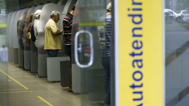 Bancos têm horários reduzidos de atendimento no final de ano