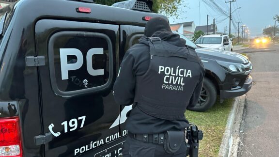 Homem é preso e denunciado pelo MP após perseguir mulher no Noroeste