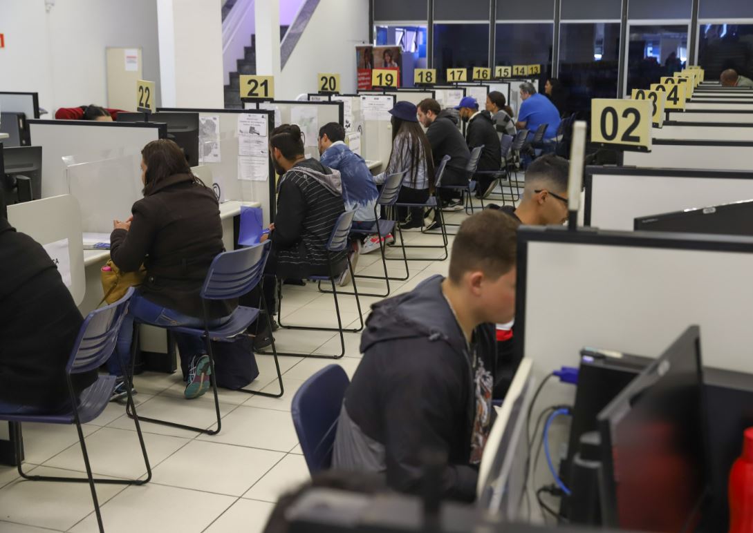 Agências do Trabalhador tem 21,2 mil vagas de trabalho em todo o Paraná