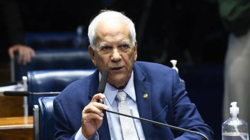 Senador do Paraná anuncia mudança de partido