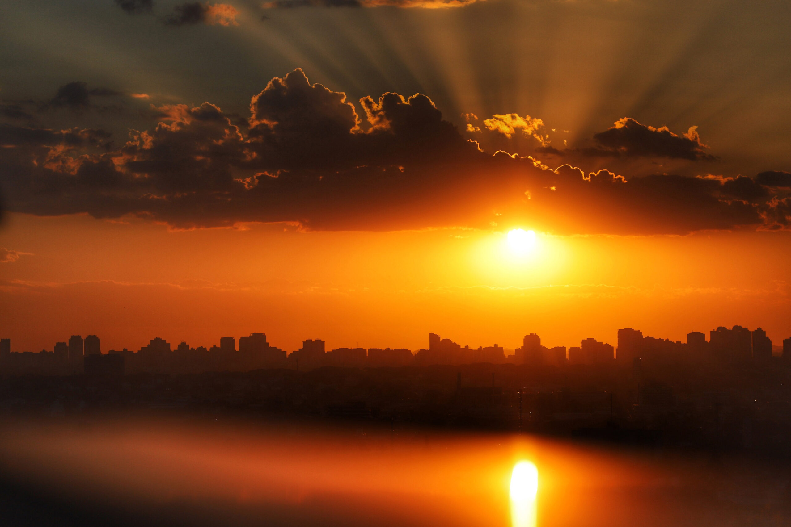 CALORAO-PARANA-ONDA-DE-CALOR-scaled.jpg