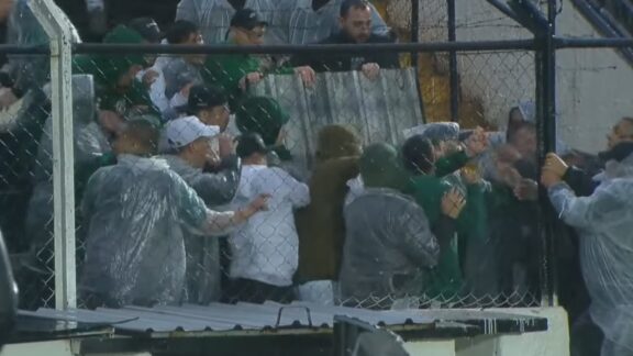 Coritiba é multado por confusão da torcida em jogo contra o Operário
