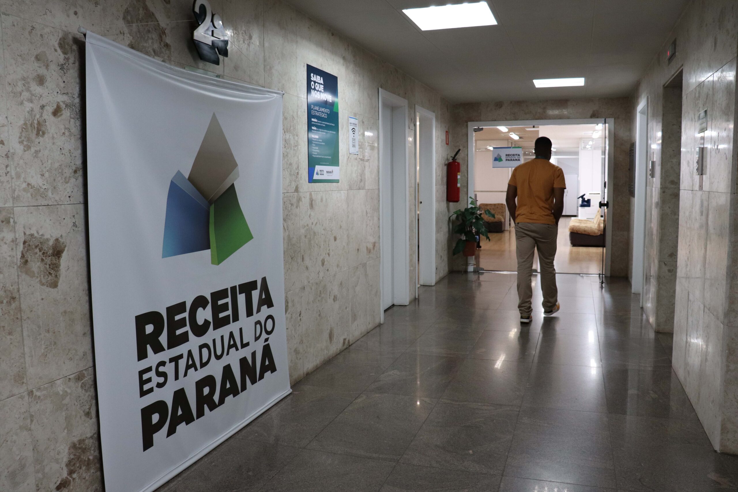exclusão-empresas-simples-nacional-como-saber-se-a-minha-empresa-vai-ser-excluída-receita-estadual-do-paraná