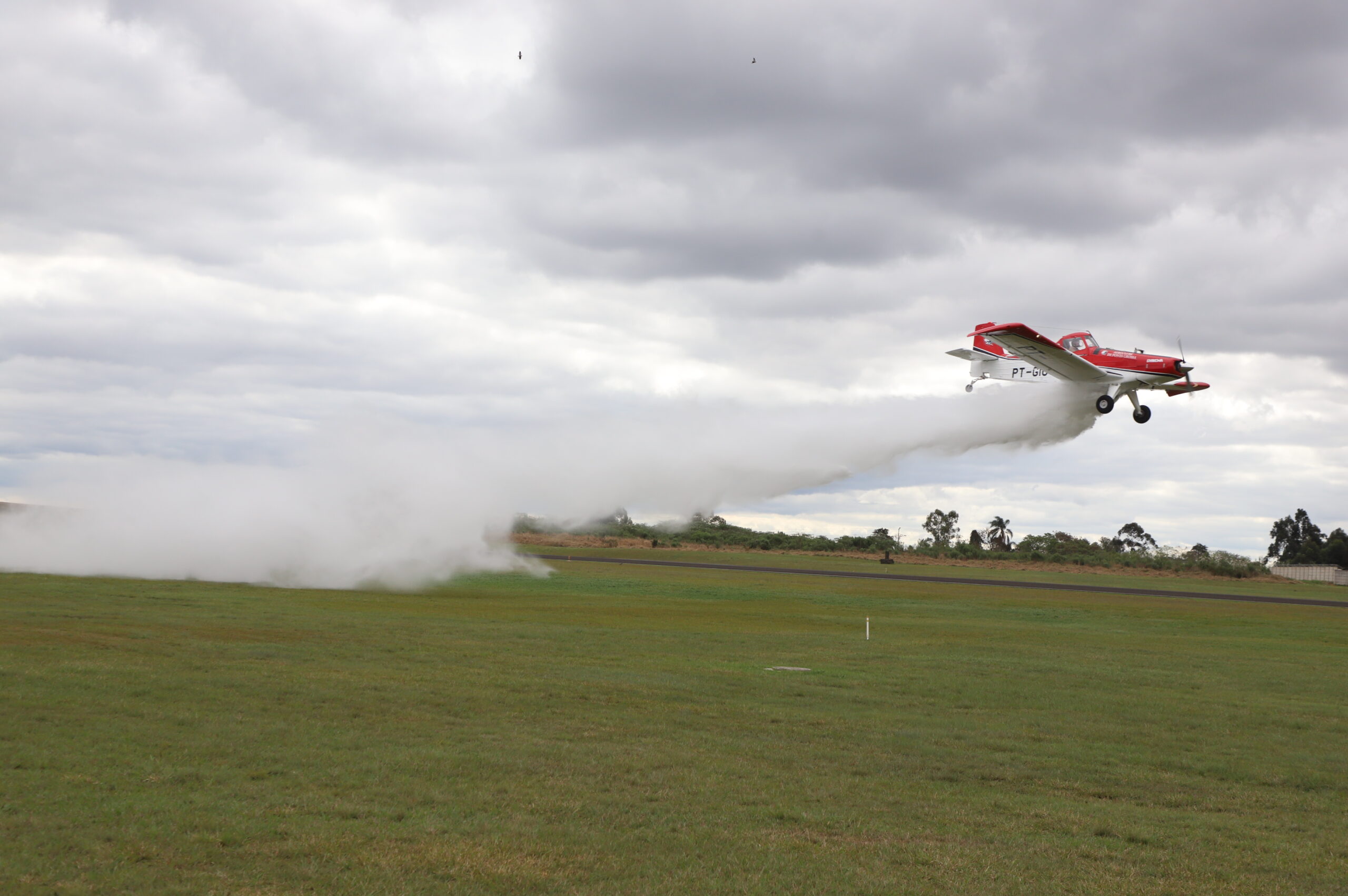 governo-do-paraná-aeronaves-combate-incêndios-florestais