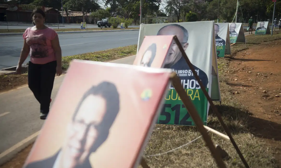 justiça-eleitoral-propaganda-irregular-paraná
