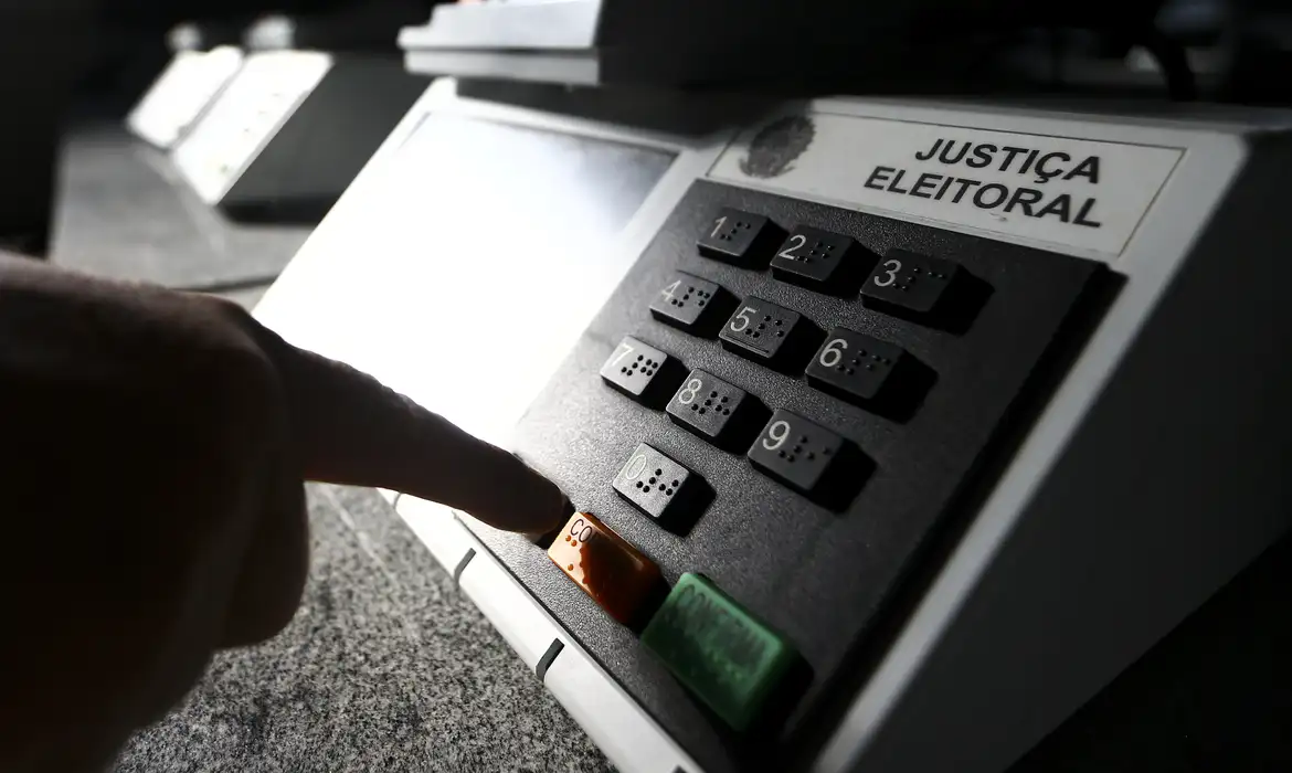 lacracao-urnas-eletronicas_mcamgo_abr_210920221818-3-violencia-politica-de-genero-o-que-e.webp