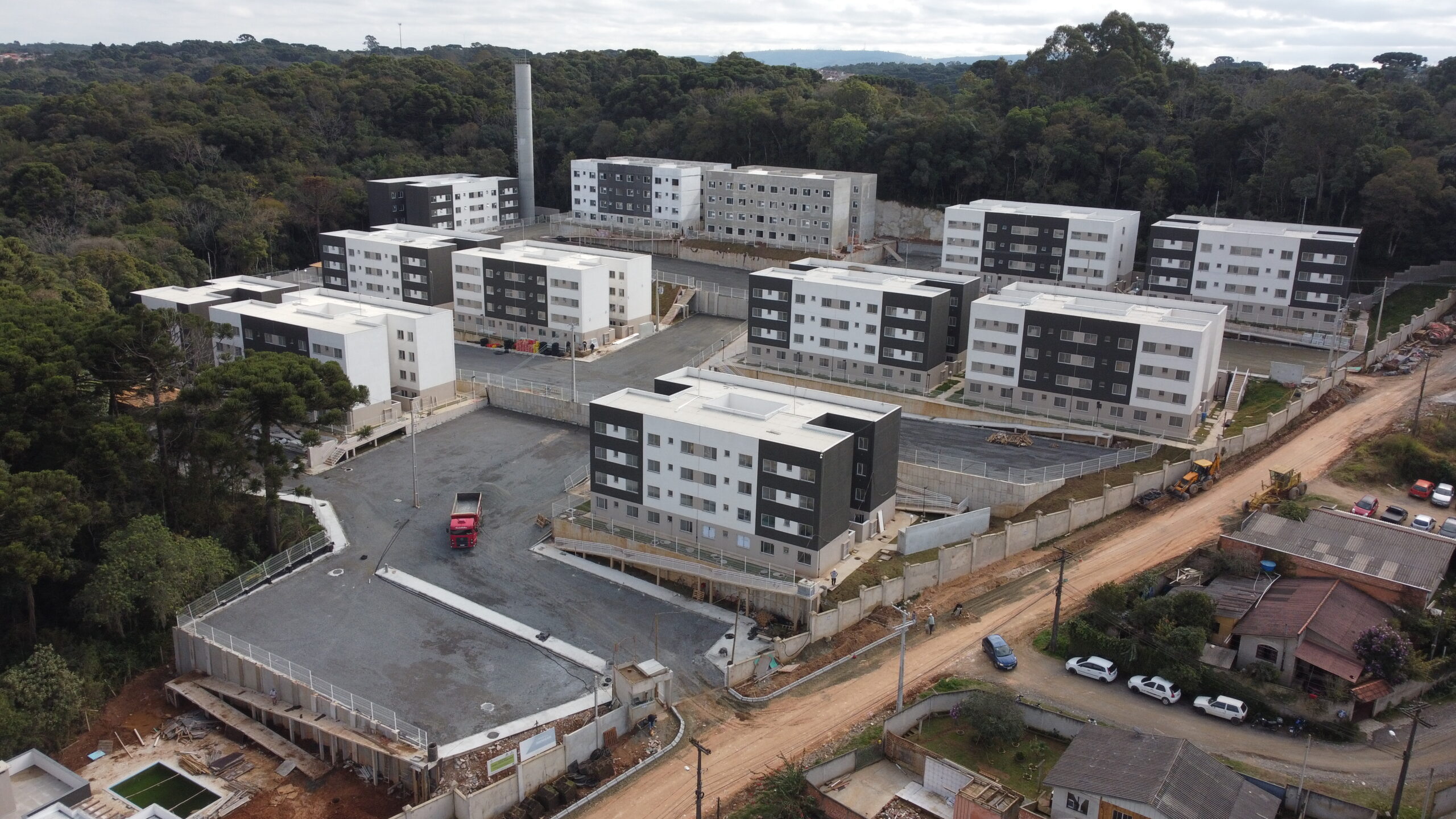 lyx-engenharia-parana-aumento-preco-alugueis-impulsiona-mercado-imobiliario-construcao-scaled.jpg