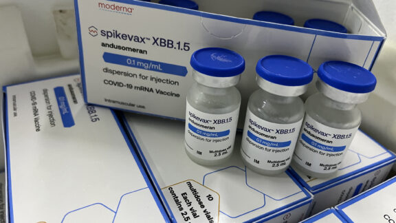 Paraná recebe 35 mil doses de nova vacina contra a Covid-19