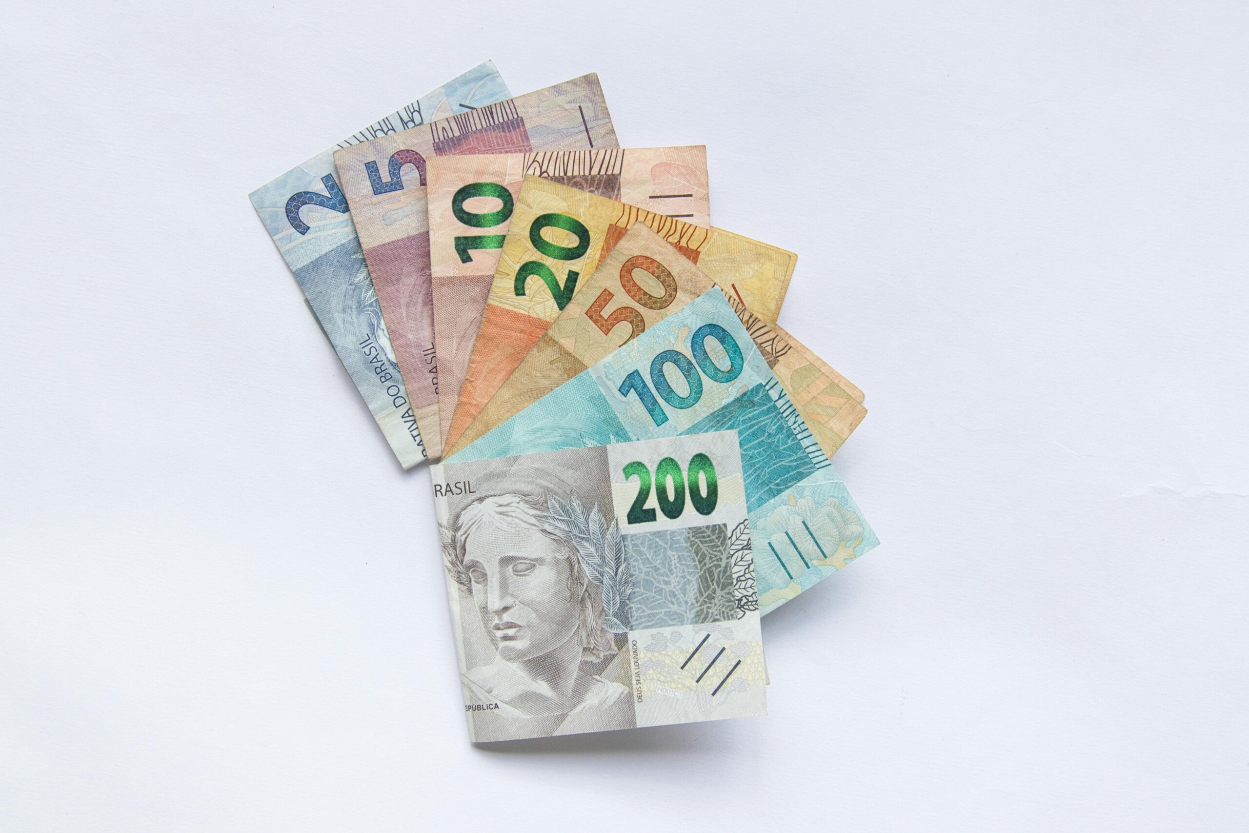 pexels-ivo-brasil-335441-27797871-quanto-ganha-prefeito-curitiba-vice-prefeito-vereadores-salário
