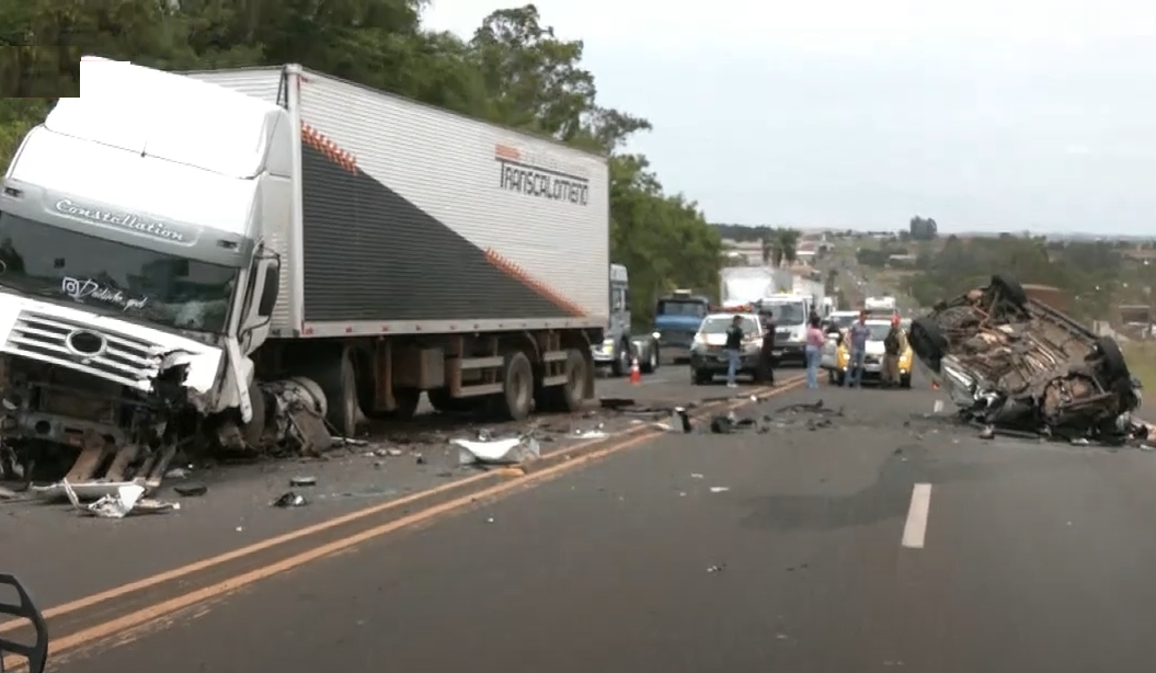 Acidente na PR-444, em Arapongas, deixa um motorista morto