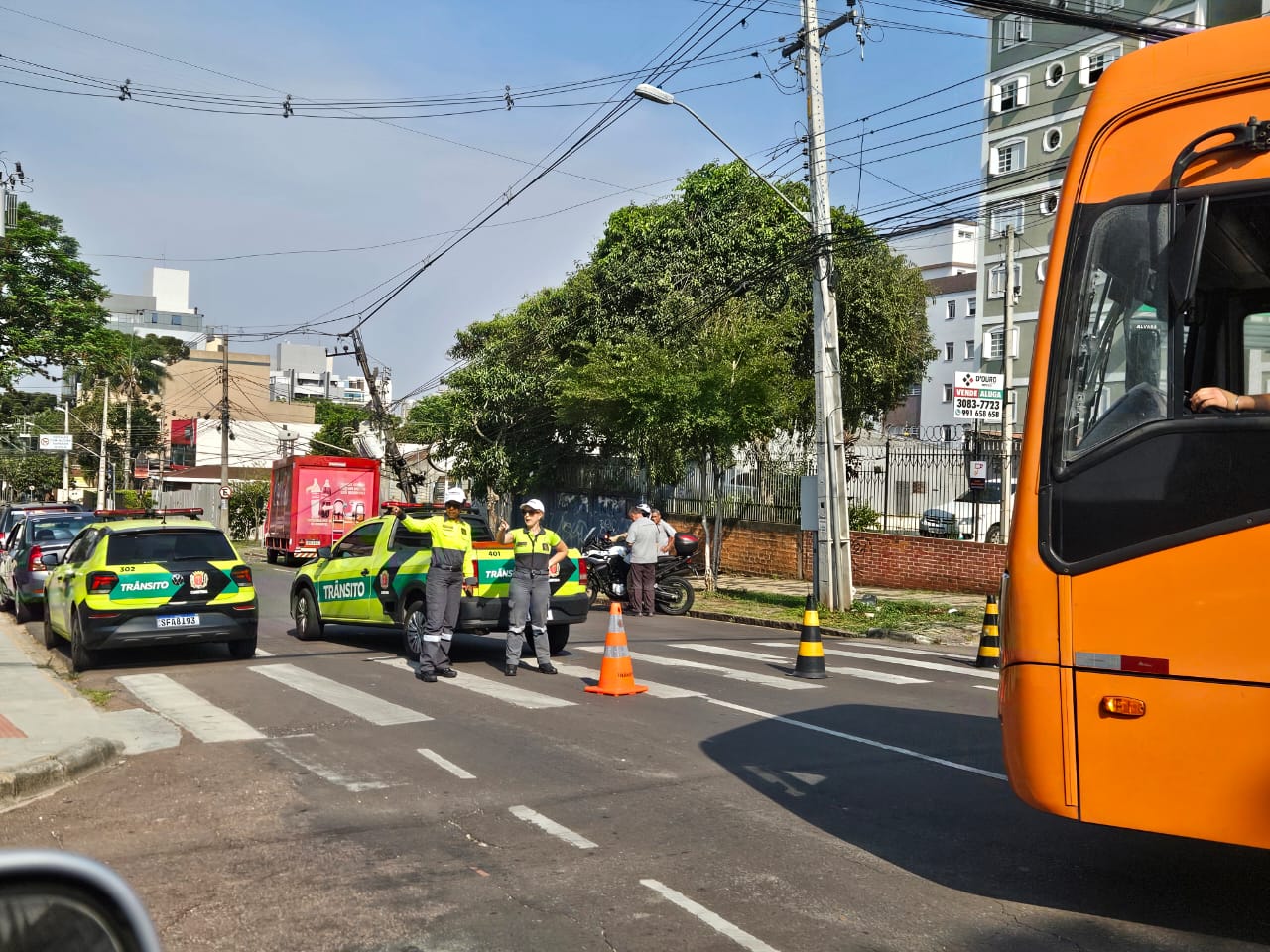 Foto-Copel-poste-acidente-deixa-pessoas-sem-luz-curitiba-900-residências