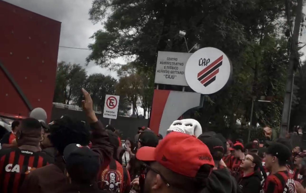 protesto torcida do Athletico