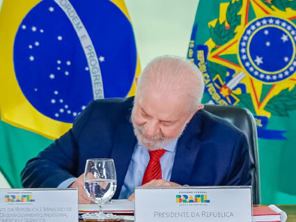 Sem vetos, Lula sanciona Lei da Reciprocidade Comercial