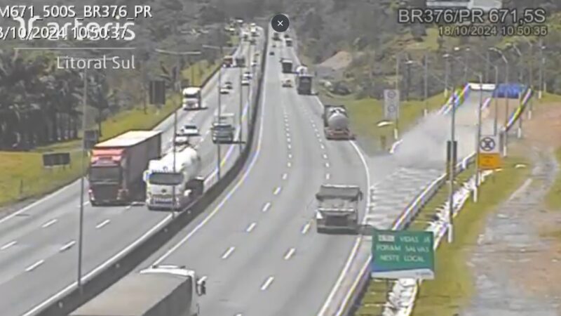 Carreta sem freios usa área de escape na BR-376; assista ao vídeo