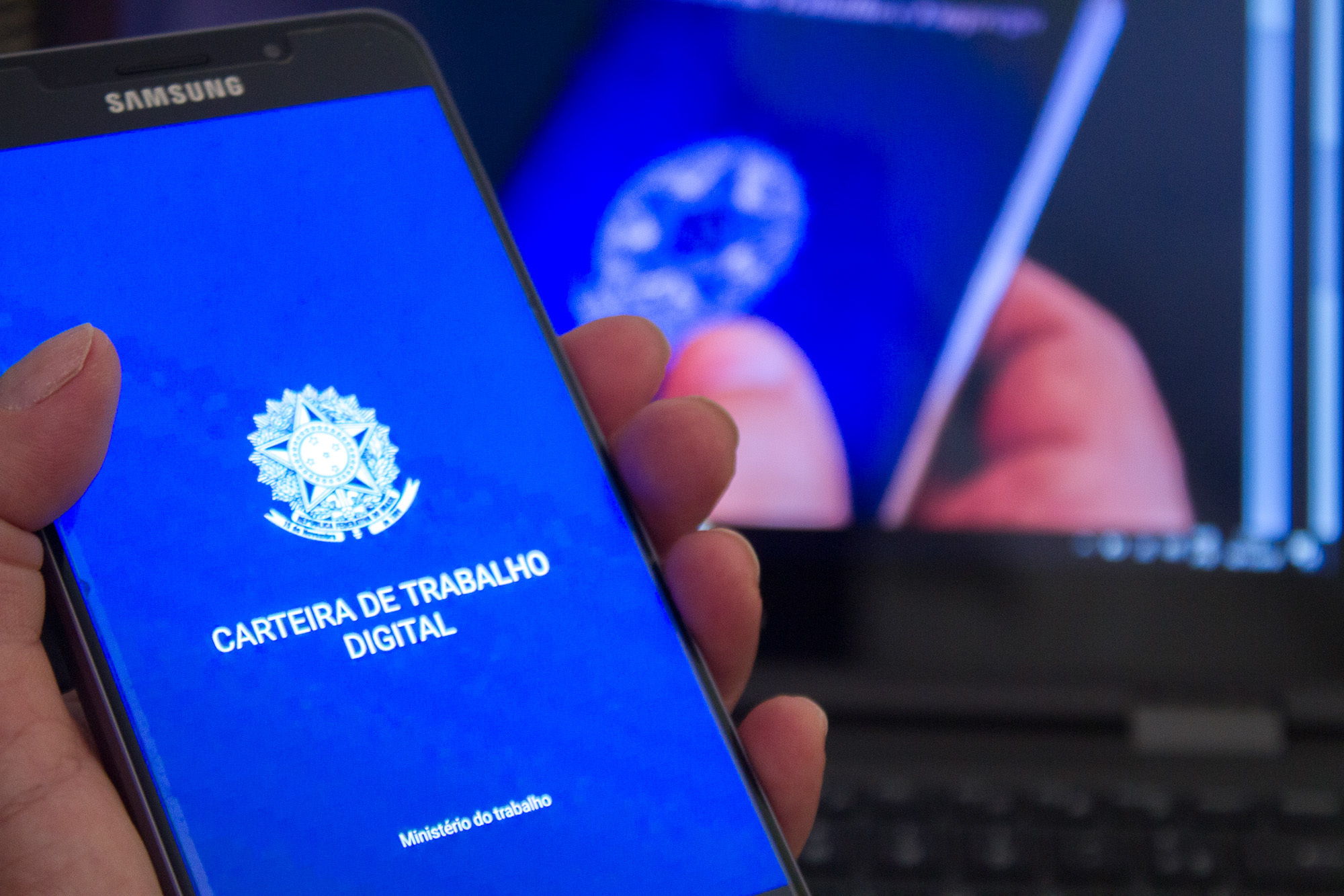 carteira-de-trabalho-ctps-pagamento-13º-salario-2024.jpeg