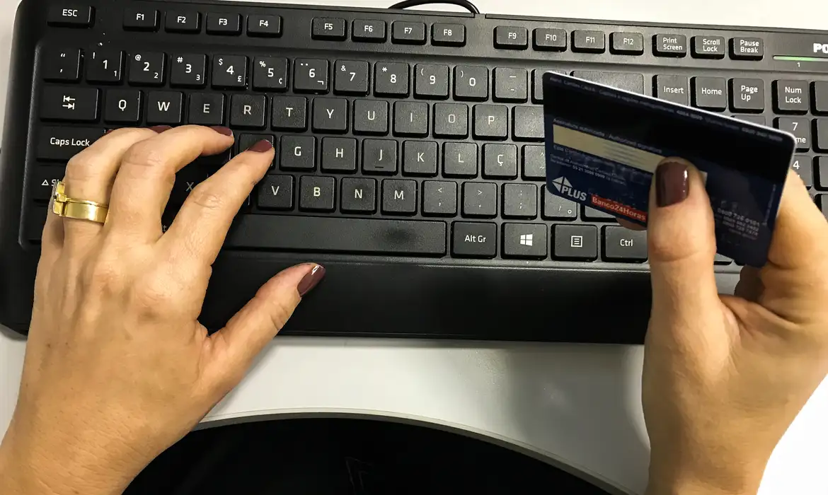 compra_online2411203173-brasil-proíbe-pagamento-de-apostas-online-com-cartão-de-crédito