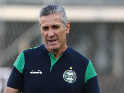 Fica para 2025? Jorginho comenta pela primeira vez sobre futuro no Coritiba