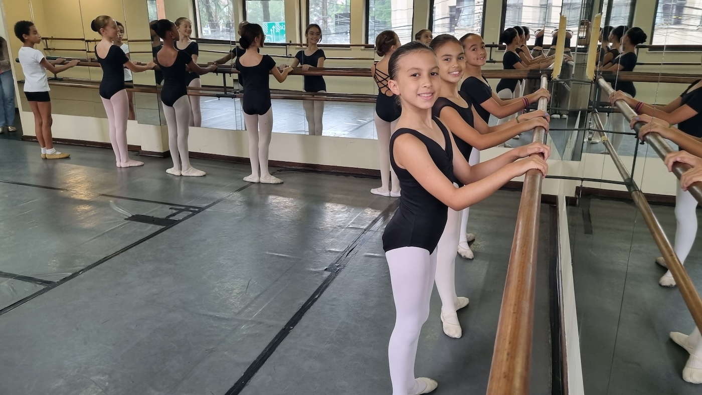 Escola de Dança Teatro Guaíra abre inscrições