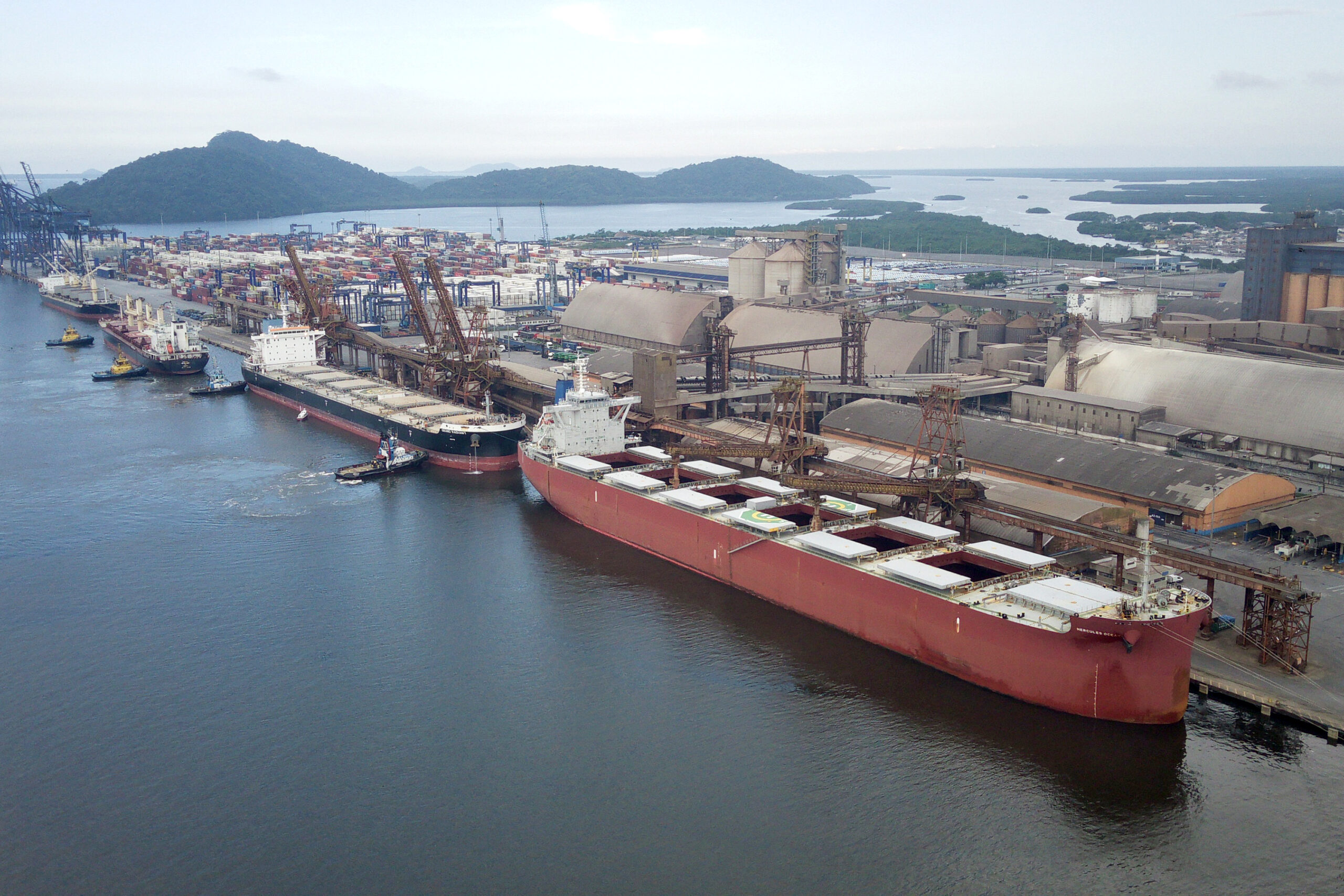fimi0115_copiar-ok-cresce-movimentacao-portos-parana-paranagua-antonina-scaled.jpg