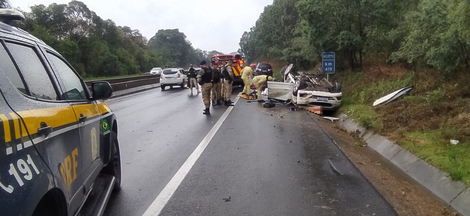veículo-transportava-pacientes-capotou-telemaco-borba