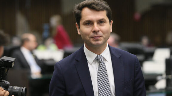 “Muito diálogo”, diz Alexandre Curi sobre indicações para comissões