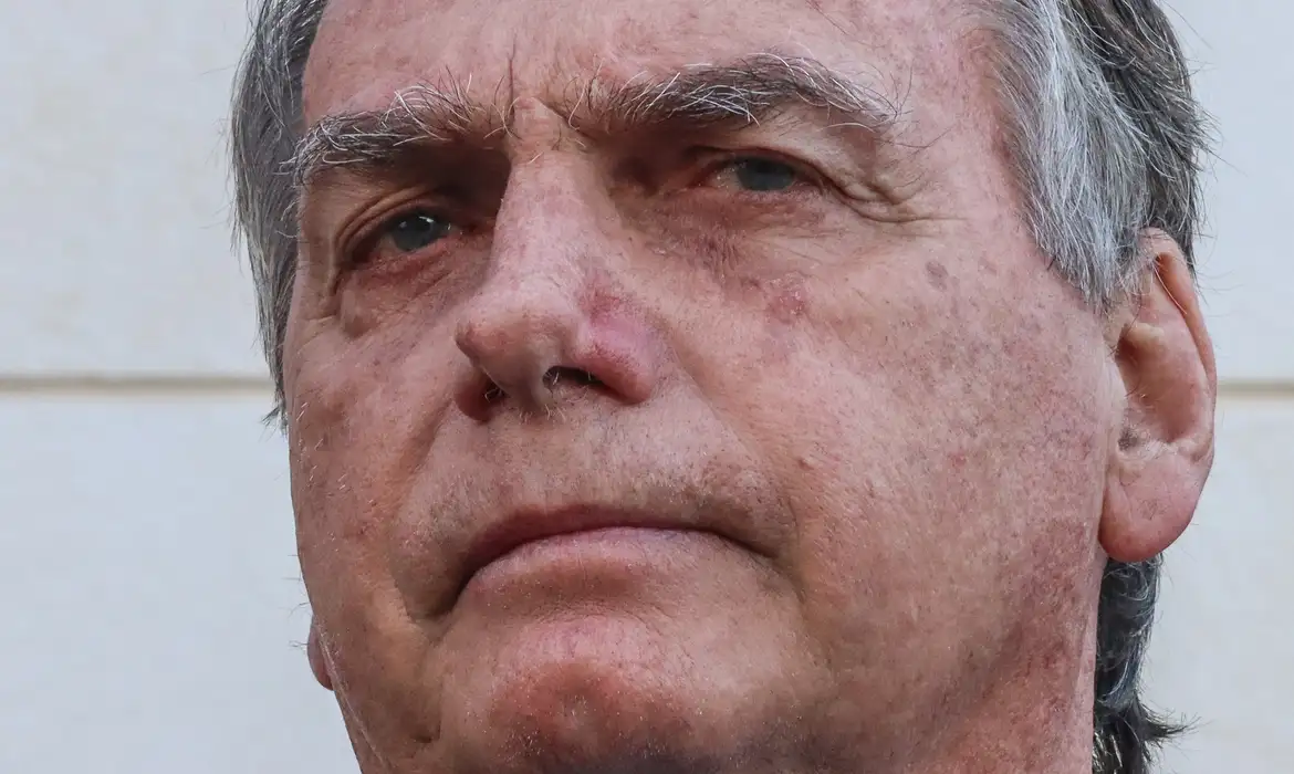 Bolsonaro denunciado tentativa de golpe de Estado