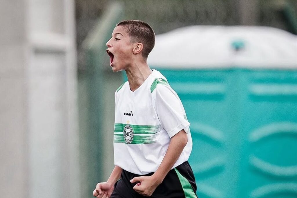 Felipe Mauad, filho de Alex, é campeão na base com o Coritiba